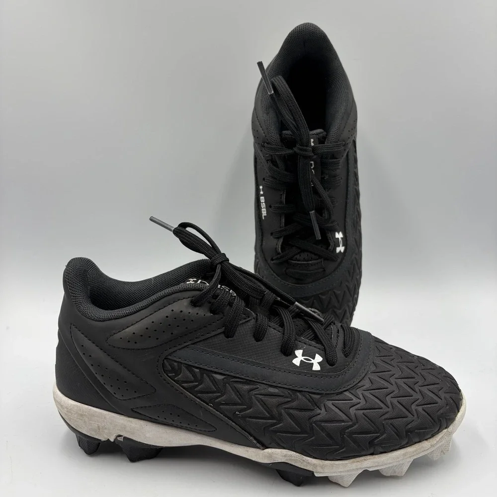 Under Armour Yard Football Turf Training Shoes Cleats Black White size 3.5 Y - Picture 1 of 10